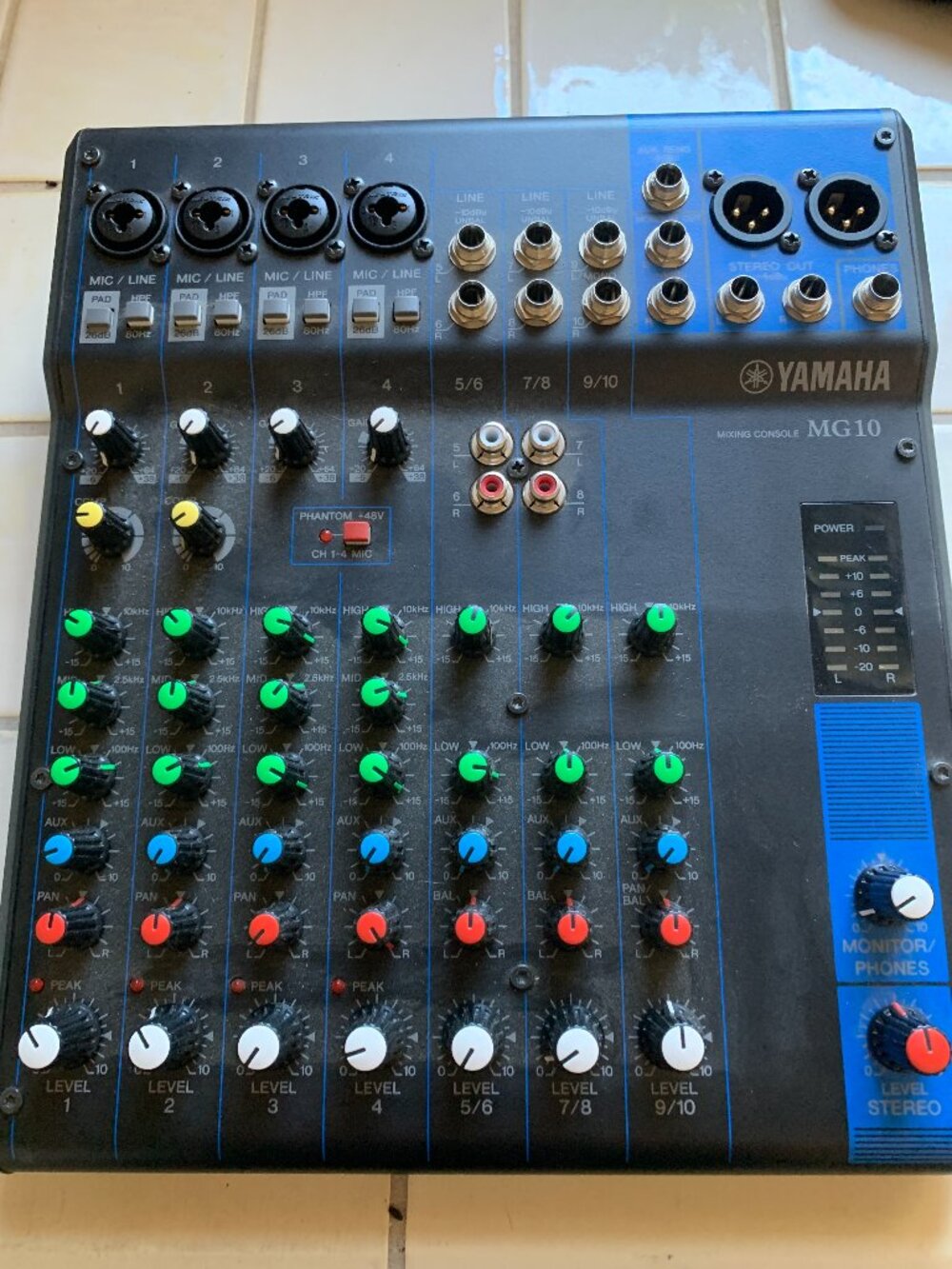 Yamaha MG10 Mixing Console